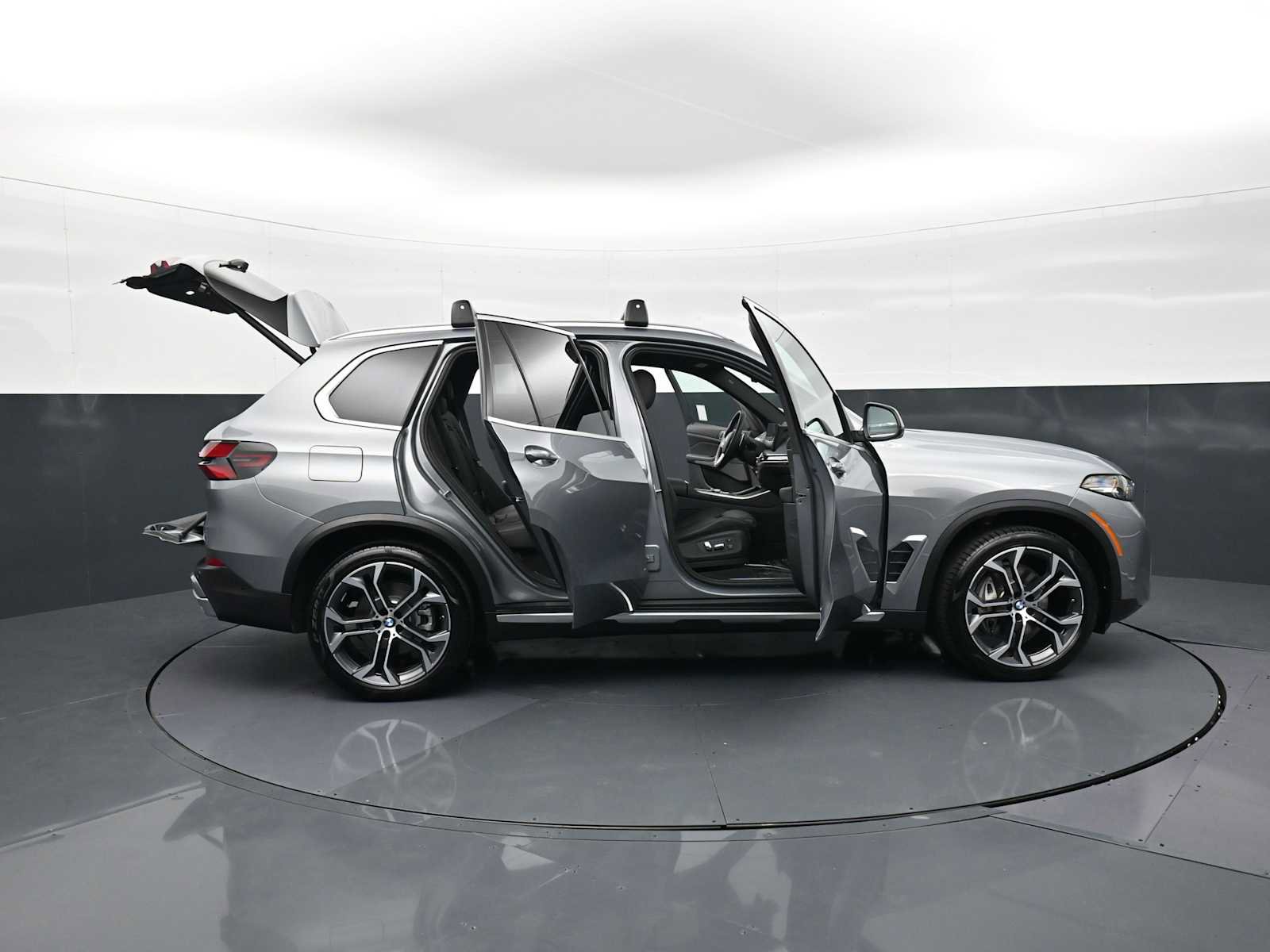 Certified 2024 BMW X5 sDrive40i w/ Parking Assistance Package RWD image 35