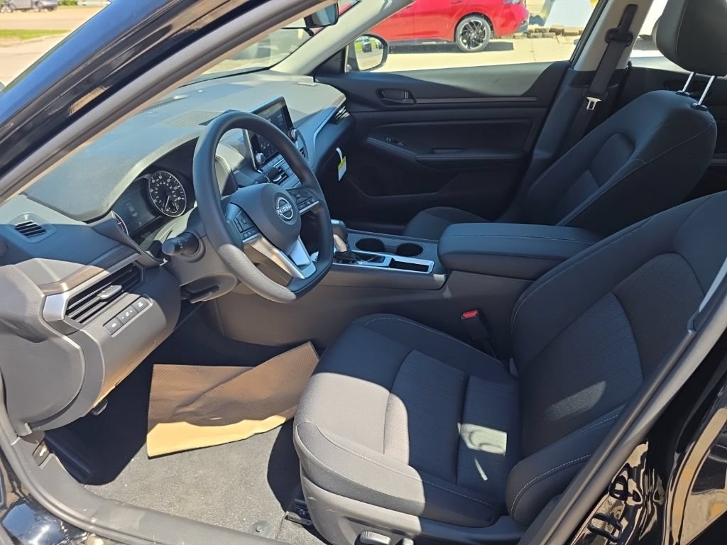 New 2026 Nissan Altima 2.5 SV FWD image 13