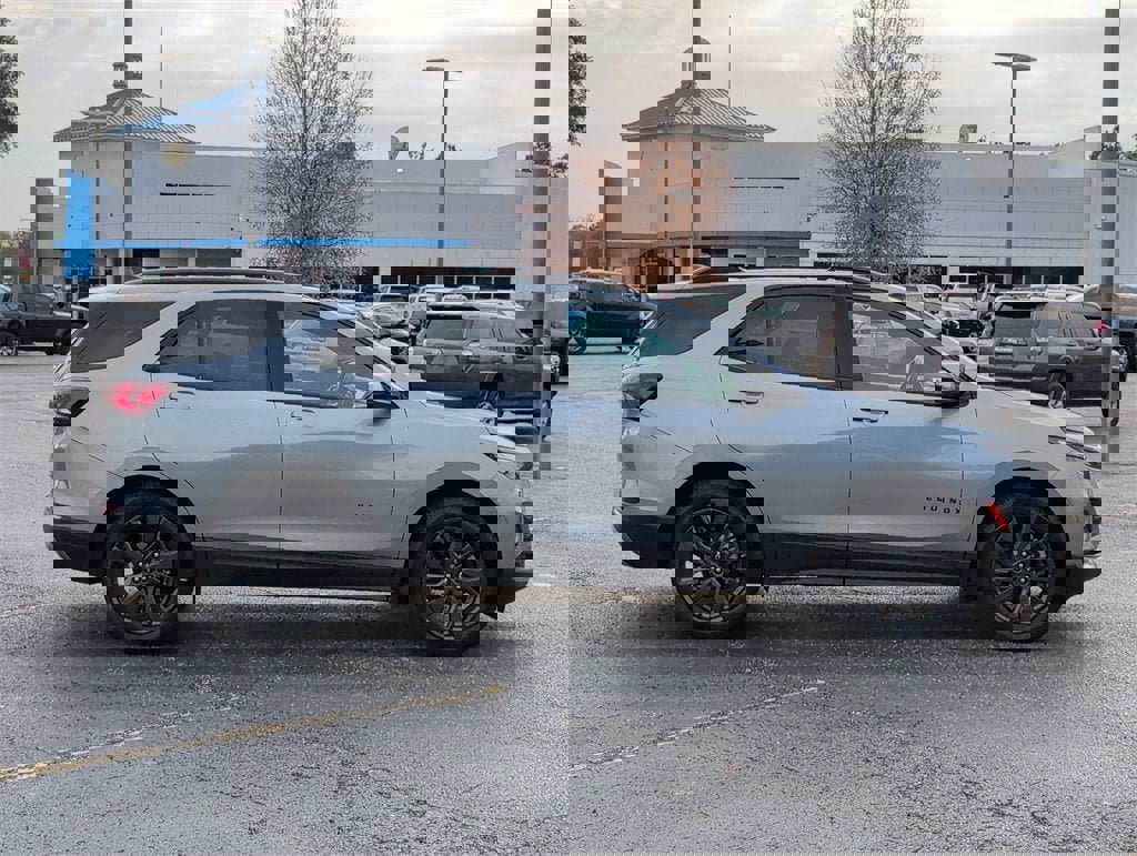 Certified 2023 Chevrolet Equinox RS w/ RS Leather Package image 2