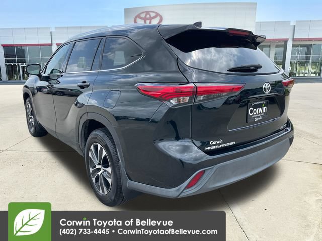 Used 2020 Toyota Highlander XLE AWD/4WD image 5