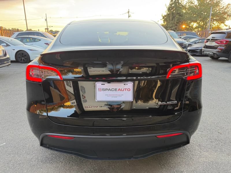 Used 2025 Tesla Model Y Performance AWD/4WD image 4