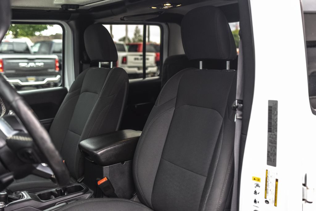 Used 2020 Jeep Gladiator Sport w/ Quick Order Package 24S AWD/4WD image 15