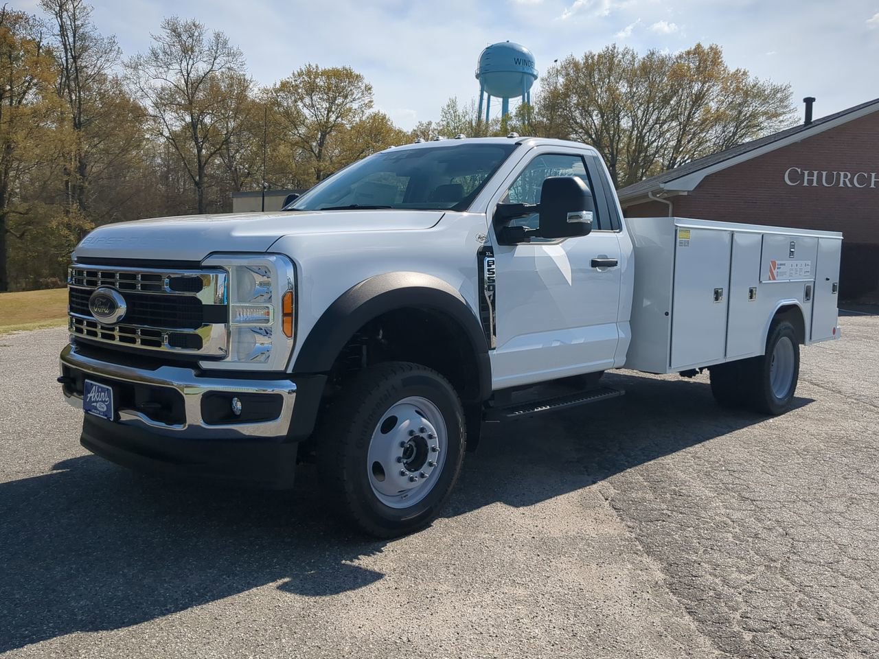 New 2025 Ford F550 4x4 Regular Cab Super Duty image 6