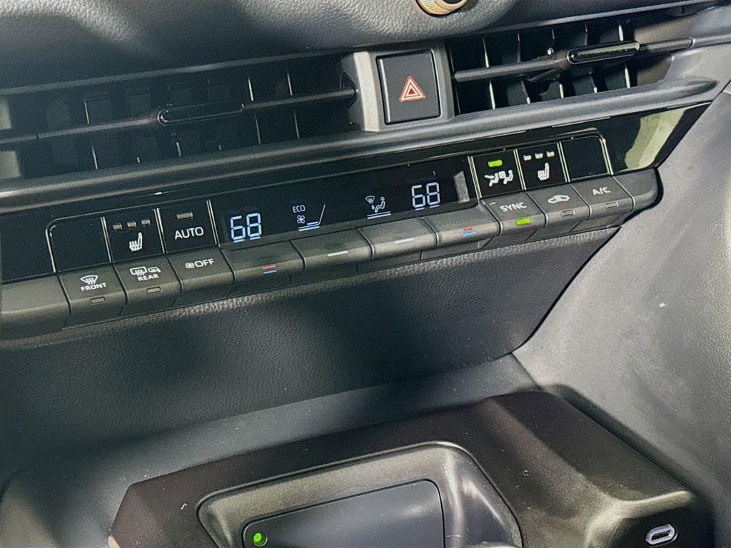 Certified 2023 Toyota Crown XLE image 22