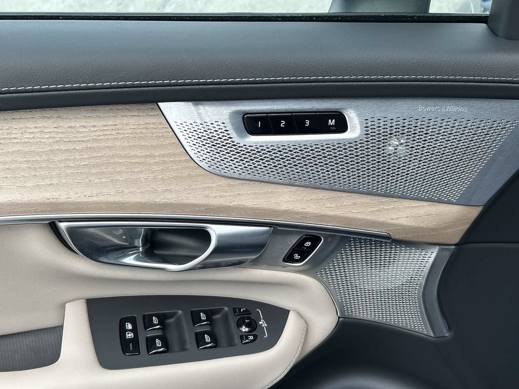 New 2026 Volvo XC90 B6 Ultra w/ Lounge Package AWD/4WD image 16