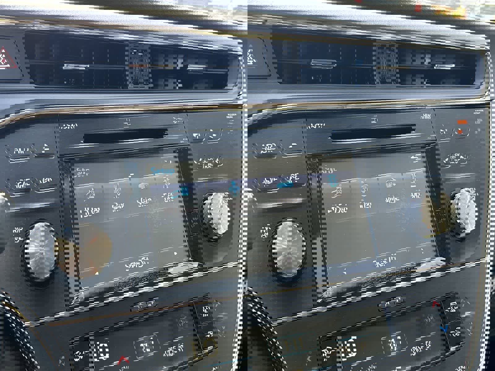 Used 2018 Toyota Avalon Limited w/ Carpet Mat Package image 17