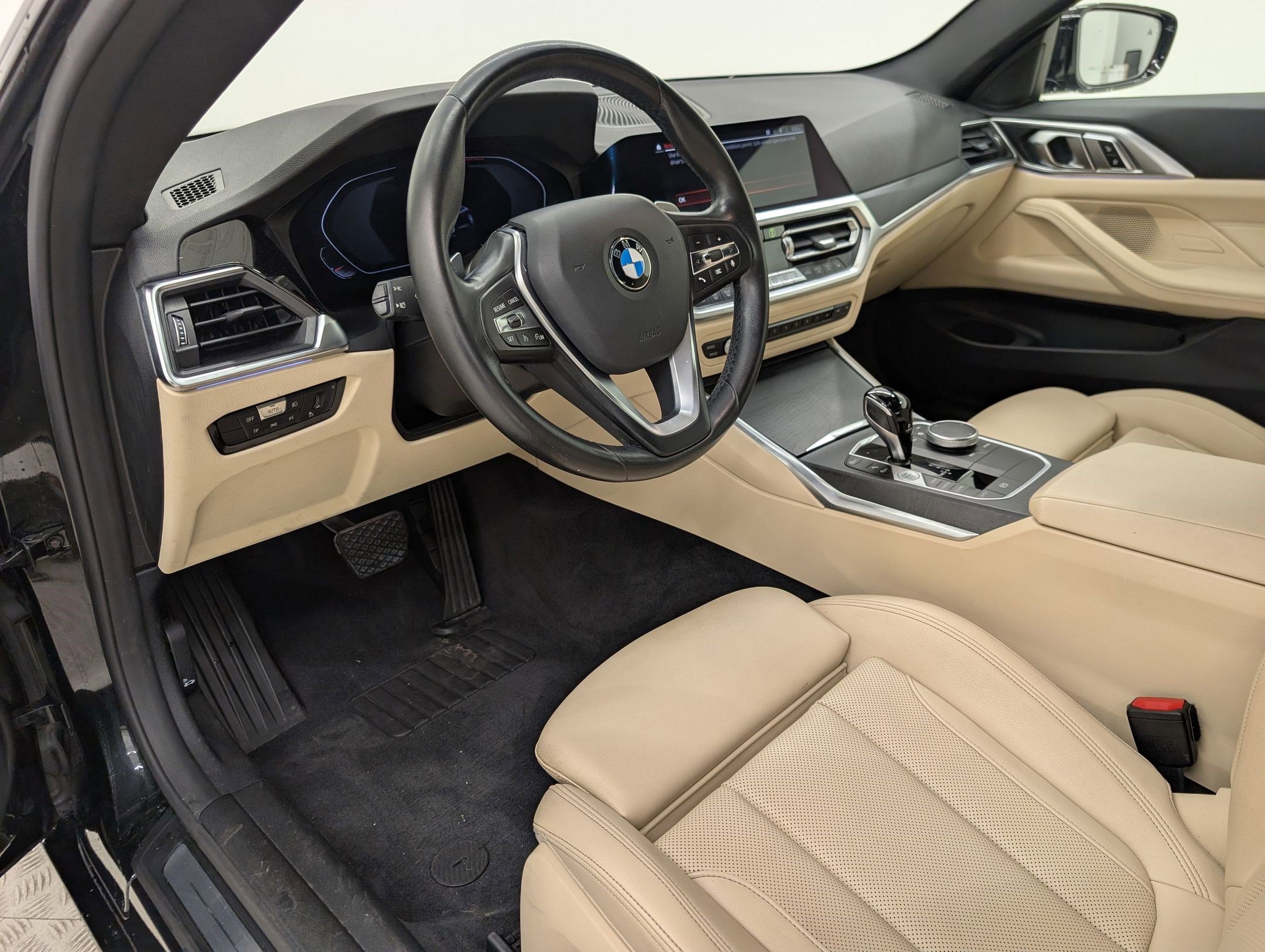 Used 2022 BMW 430i Coupe w/ Convenience Package image 4