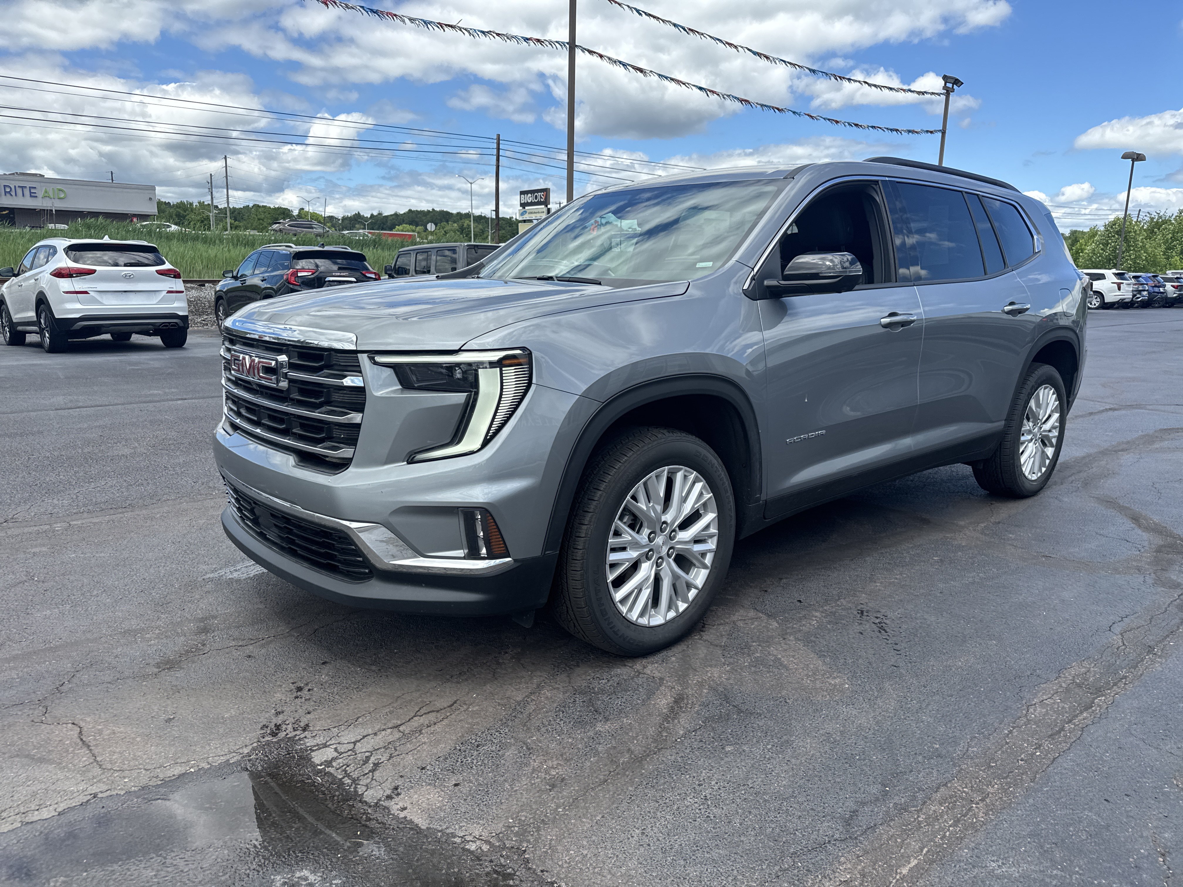 Used 2026 GMC Acadia Elevation w/ Elevation Premium Package AWD/4WD image 8