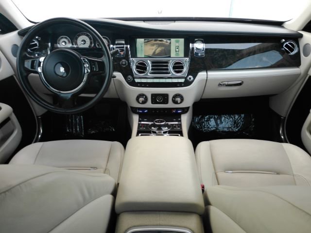 Used 2014 Rolls-Royce Wraith image 3