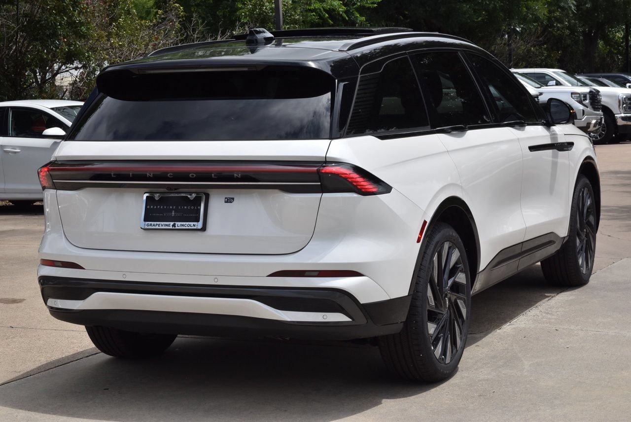 New 2026 Lincoln Nautilus Reserve AWD/4WD image 14