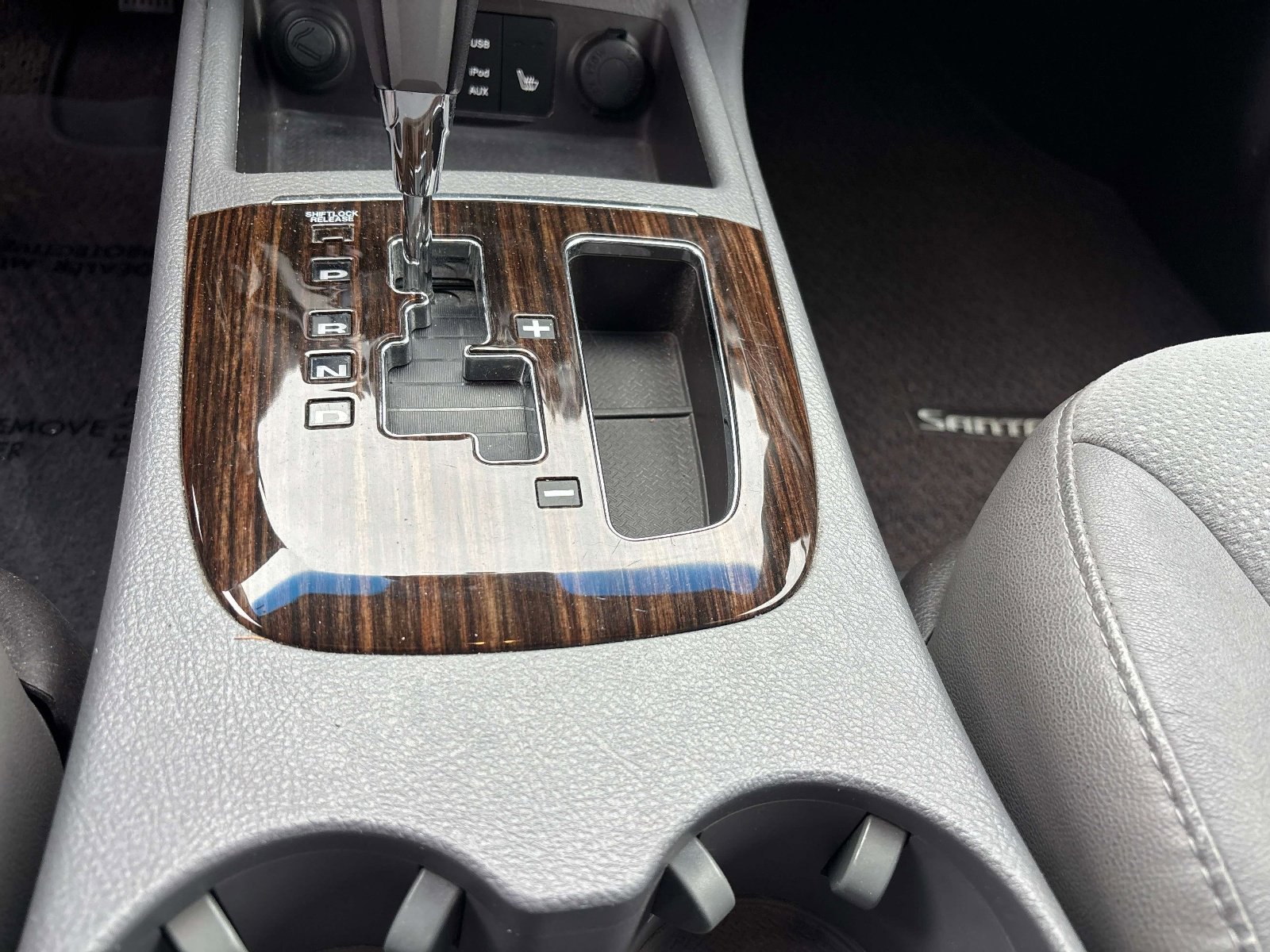 Used 2011 Hyundai Santa Fe SE image 25