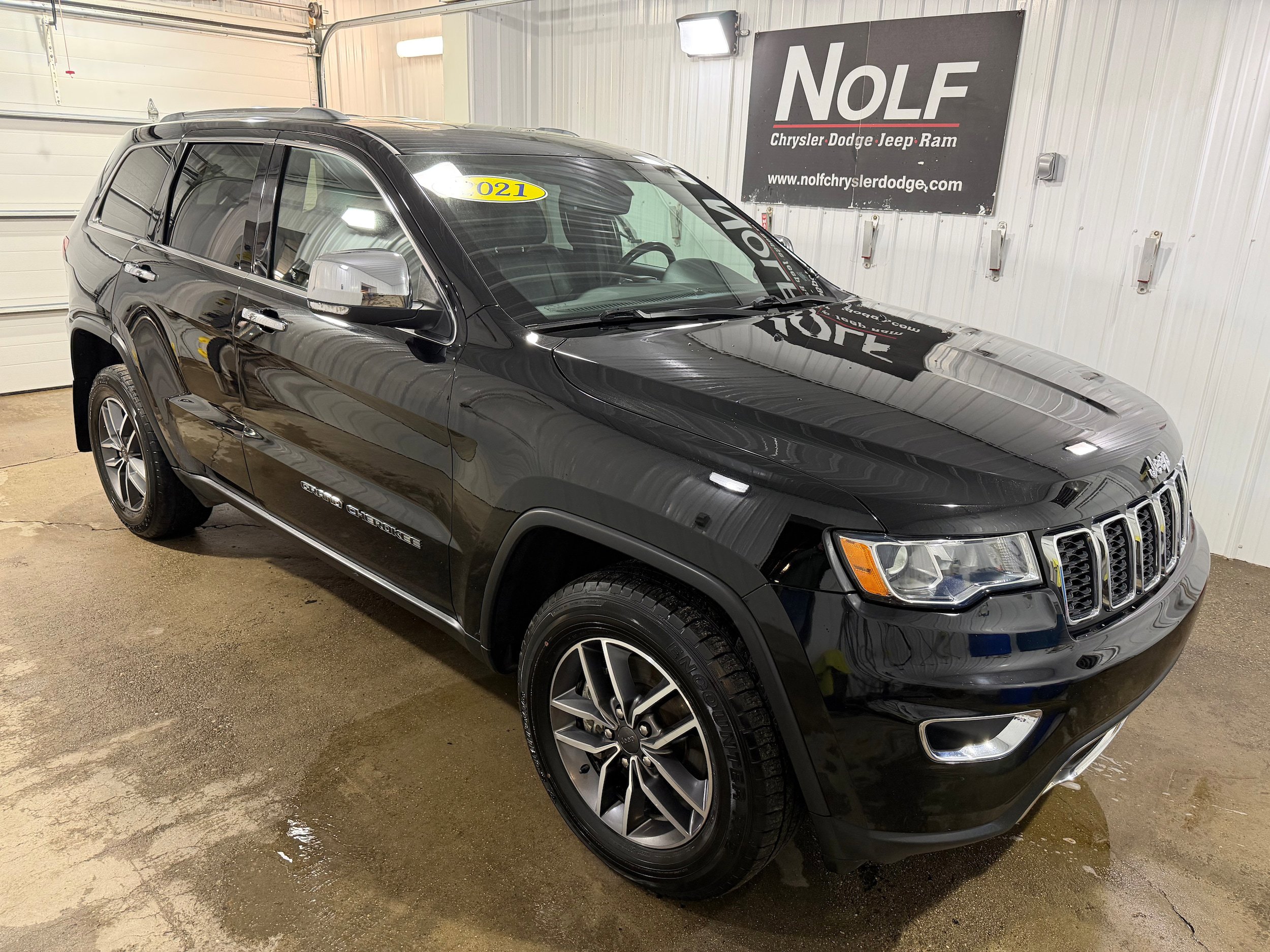 Used 2021 Jeep Grand Cherokee Limited image 2