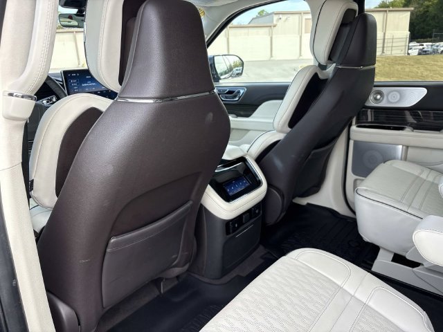 Certified 2024 Lincoln Navigator Black Label AWD/4WD image 16