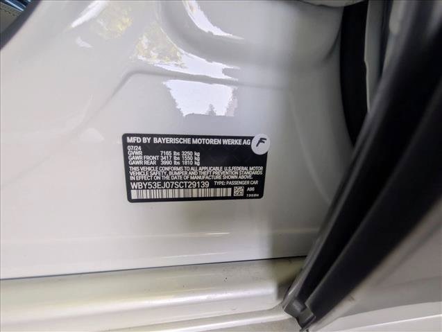 Used 2025 BMW i7 xDrive60 AWD/4WD image 29