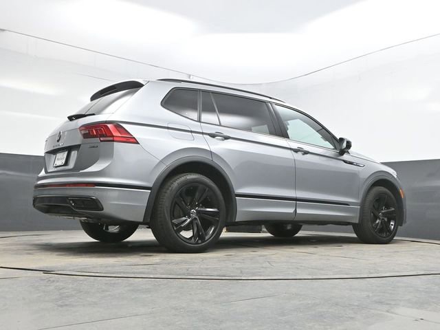 Used 2023 Volkswagen Tiguan SE R-Line AWD/4WD image 48