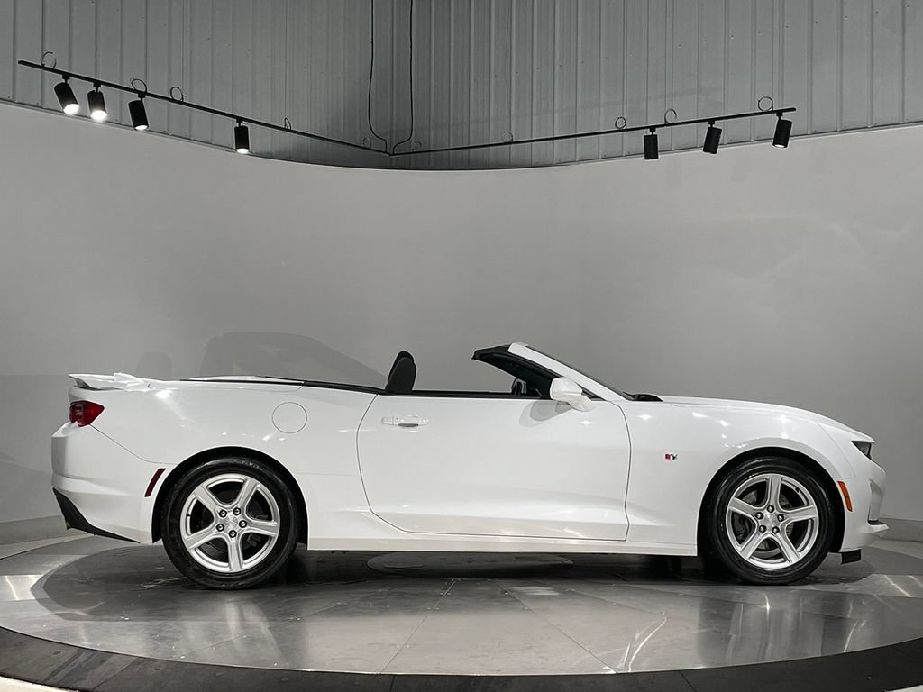 Used 2019 Chevrolet Camaro LT RWD image 5