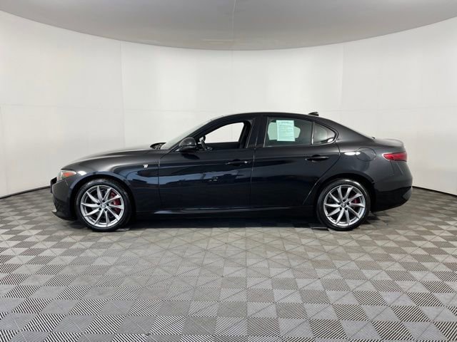 Used 2022 Alfa Romeo Giulia Ti w/ Active Assist Plus Package AWD/4WD image 4