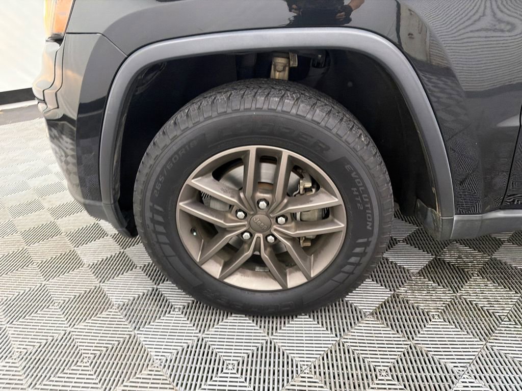 Used 2016 Jeep Grand Cherokee Laredo 75th Anniversary RWD image 12