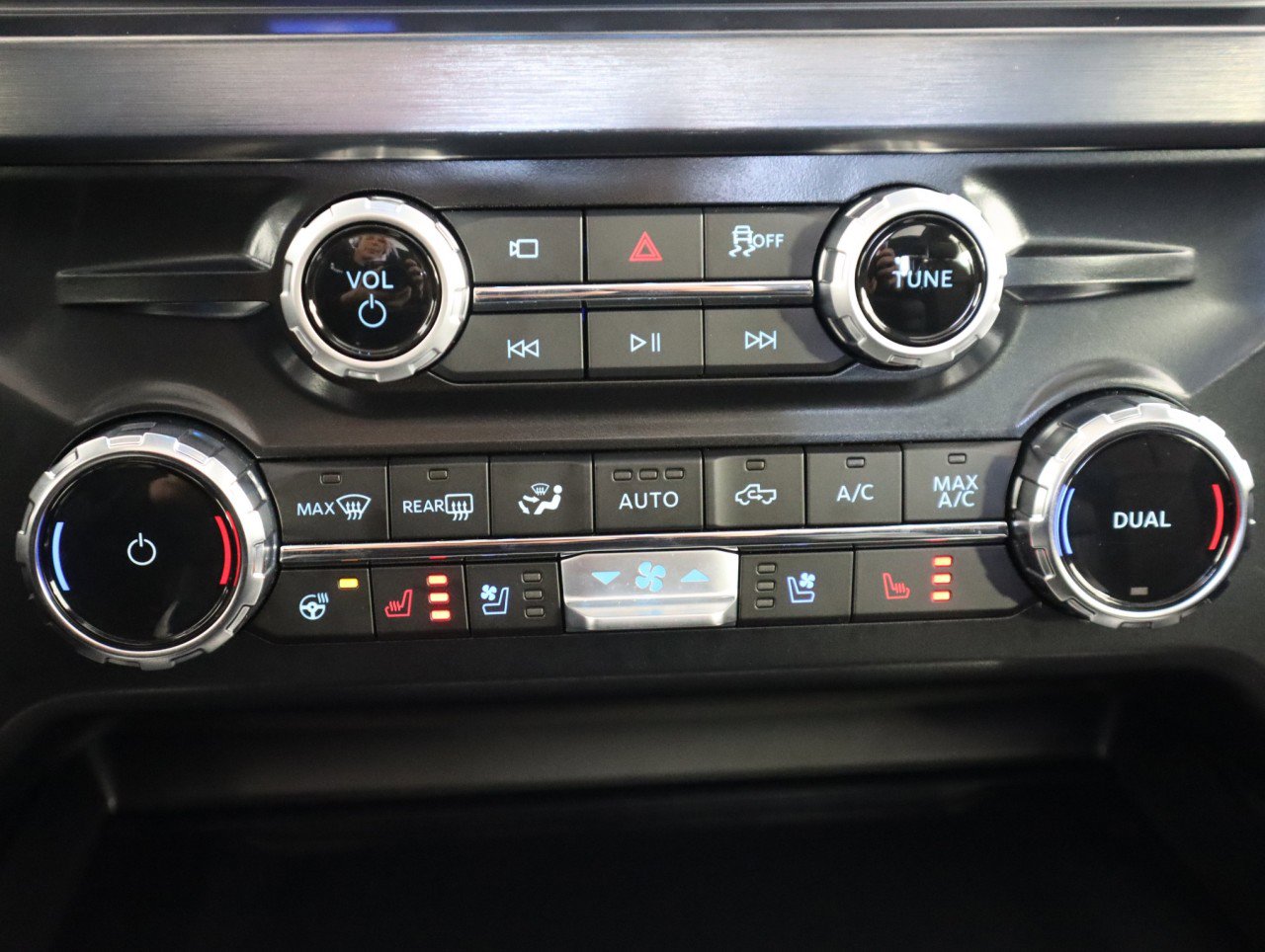 Used 2025 Ford F250 Lariat w/ Lariat Ultimate Package image 26