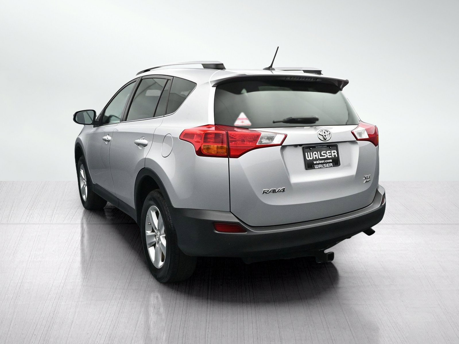 Used 2014 Toyota RAV4 XLE AWD/4WD image 5