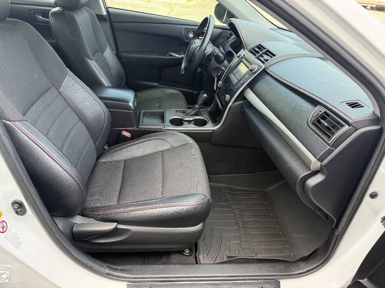 Used 2017 Toyota Camry SE FWD image 27