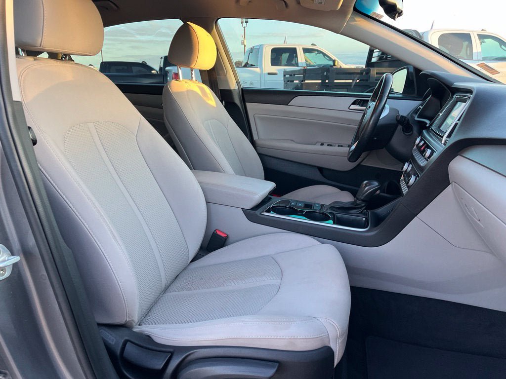 Used 2019 Hyundai Sonata SEL w/ Tech Package 02 FWD image 11