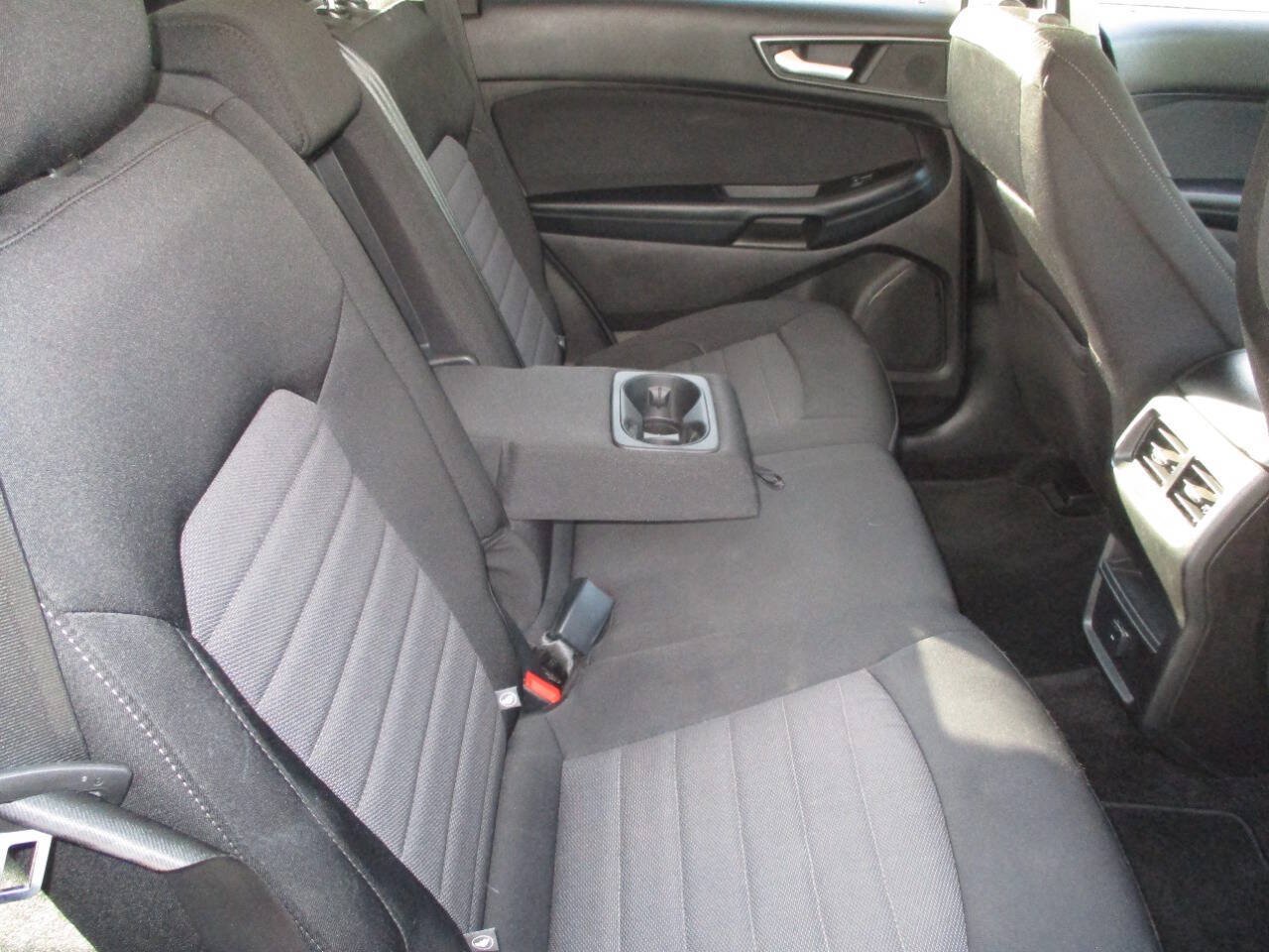Used 2017 Ford Edge SE w/ Cargo Accessory Package FWD image 12
