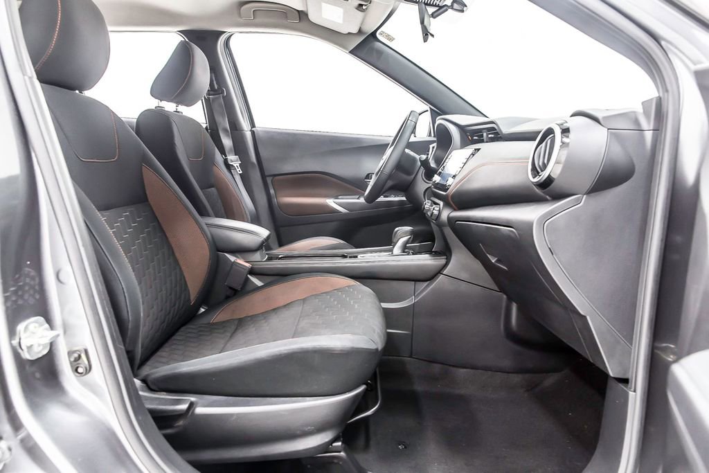 Used 2023 Nissan Kicks SR image 33