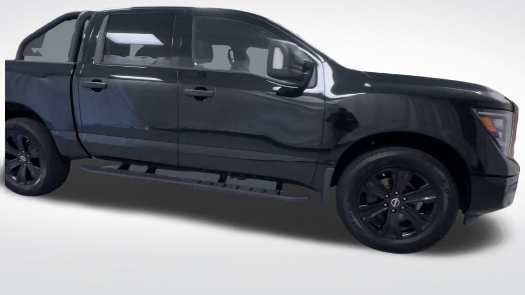 Used 2023 Nissan Titan SV w/ SV Convenience Package image 15