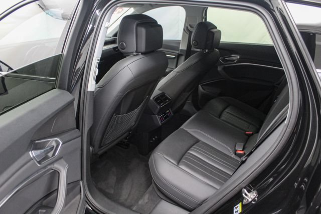Used 2021 Audi e-tron Premium w/ Convenience Plus Package AWD/4WD image 13