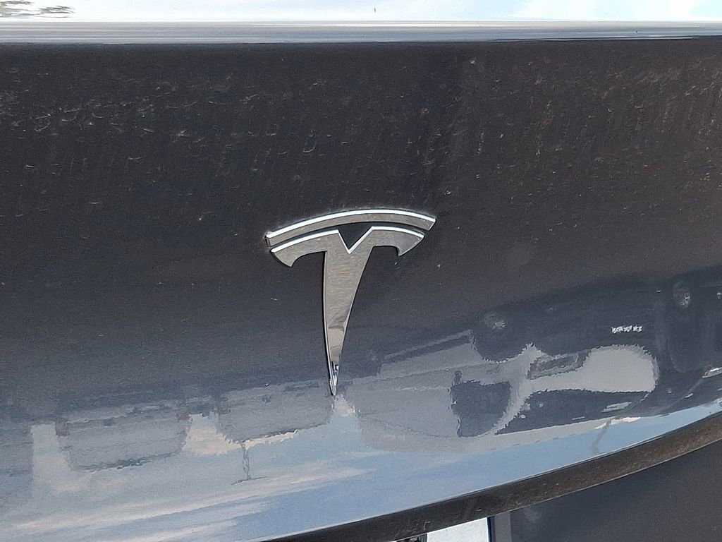 Used 2022 Tesla Model Y Long Range image 30