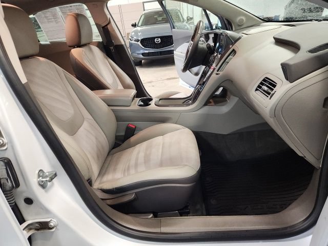Used 2015 Chevrolet Volt Premium w/ Premium Trim Package FWD image 32