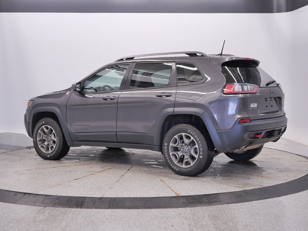 Used 2021 Jeep Cherokee Trailhawk w/ Trailer Tow Group AWD/4WD image 3