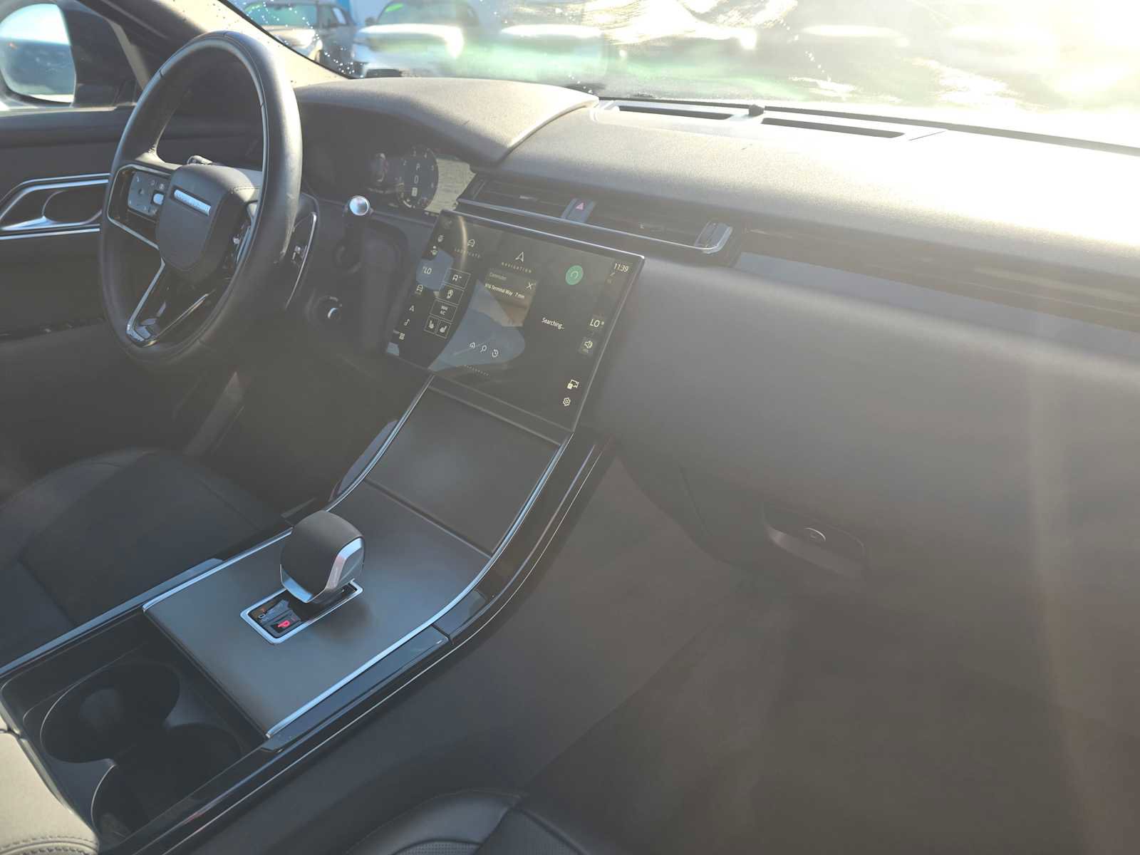 Used 2025 Land Rover Range Rover Velar Dynamic SE image 12