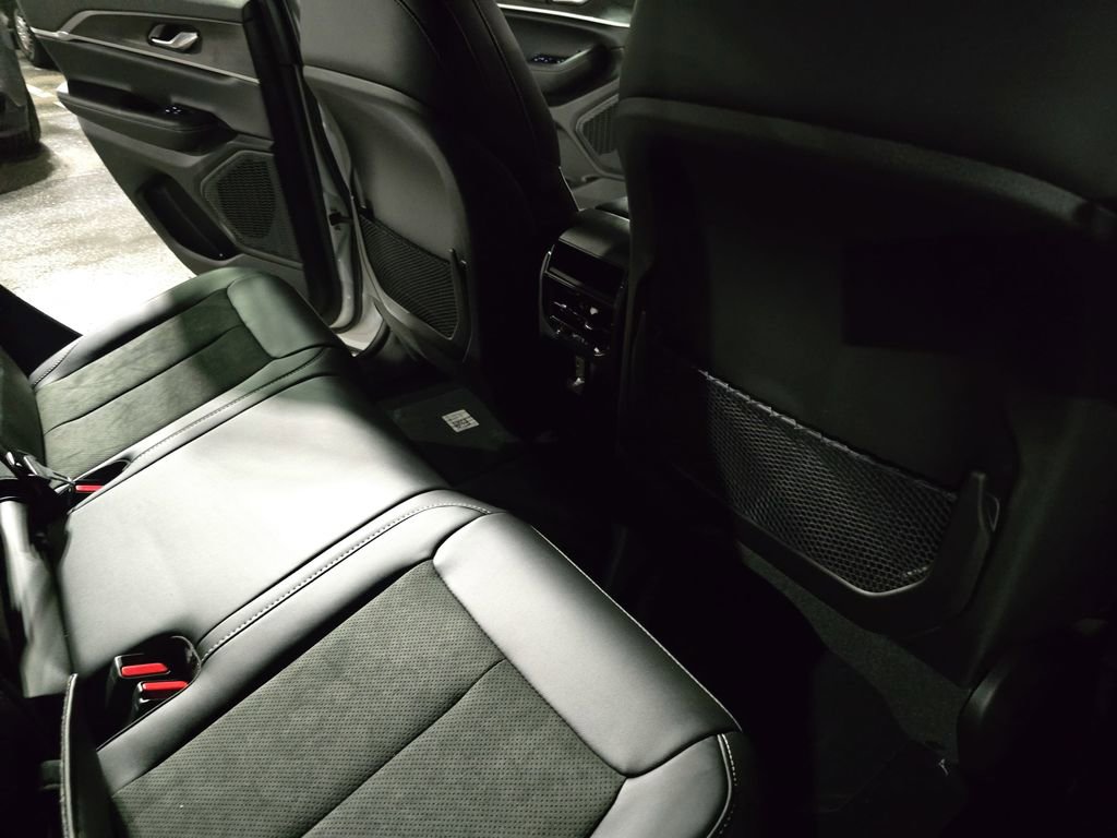 New 2026 Jeep Grand Cherokee Altitude image 12