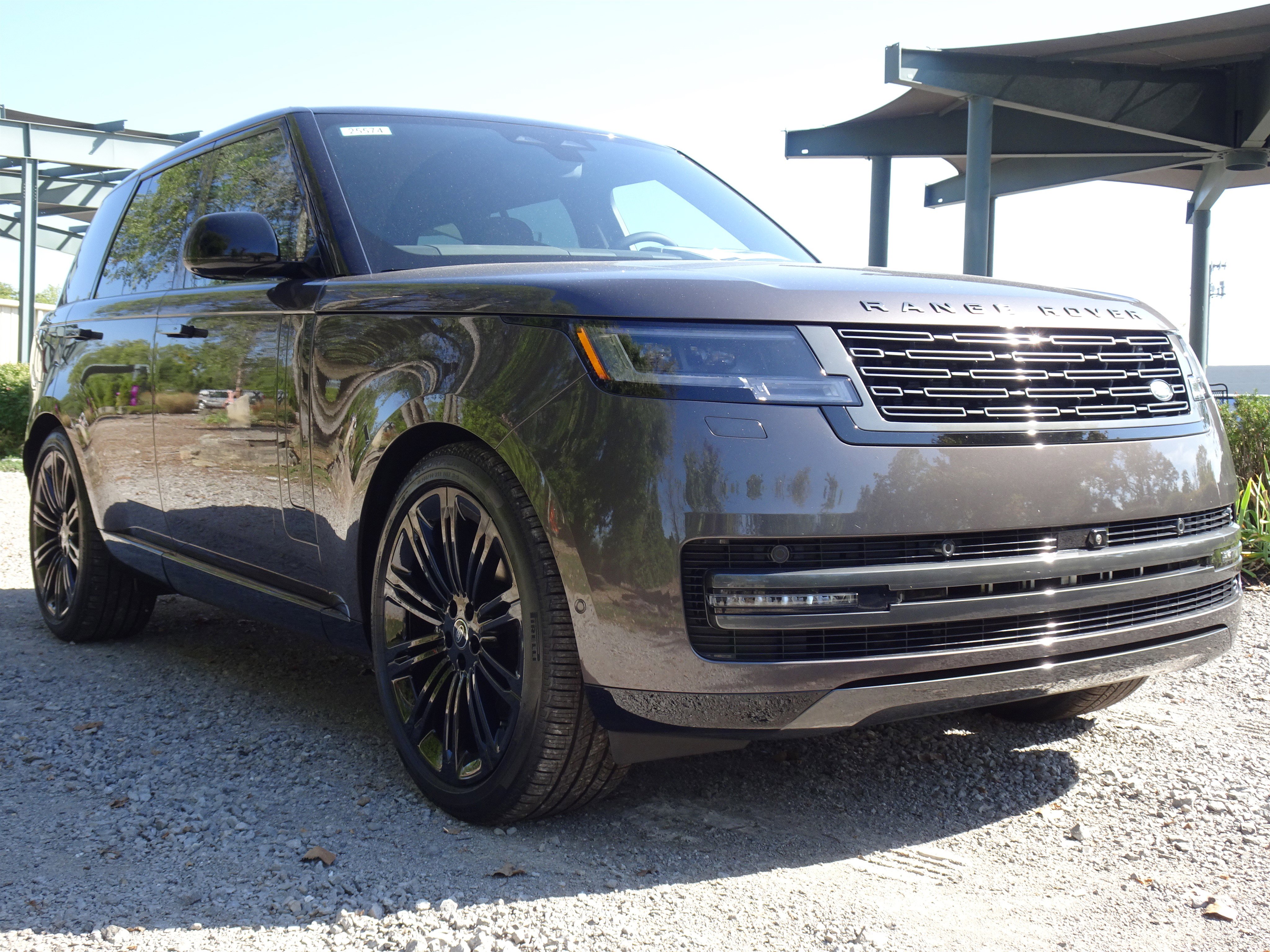 New 2025 Land Rover Range Rover SE image 13