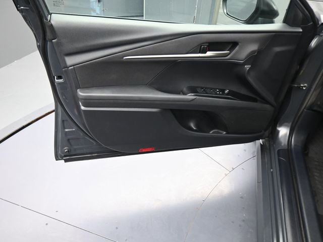 Used 2025 Toyota Camry LE image 34