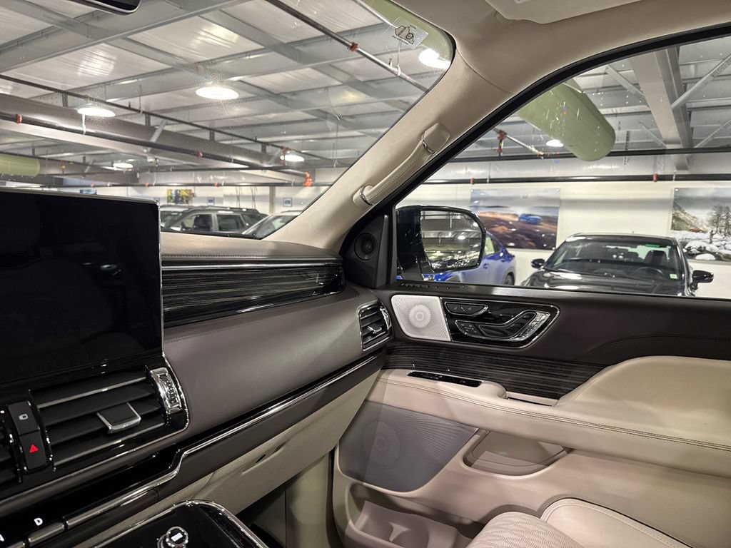 Used 2024 Lincoln Navigator L Black Label AWD/4WD image 20