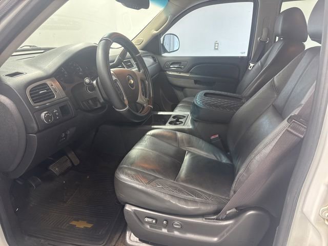 Used 2013 Chevrolet Tahoe LT RWD image 12