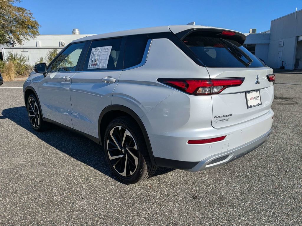 Used 2024 Mitsubishi Outlander SE image 6