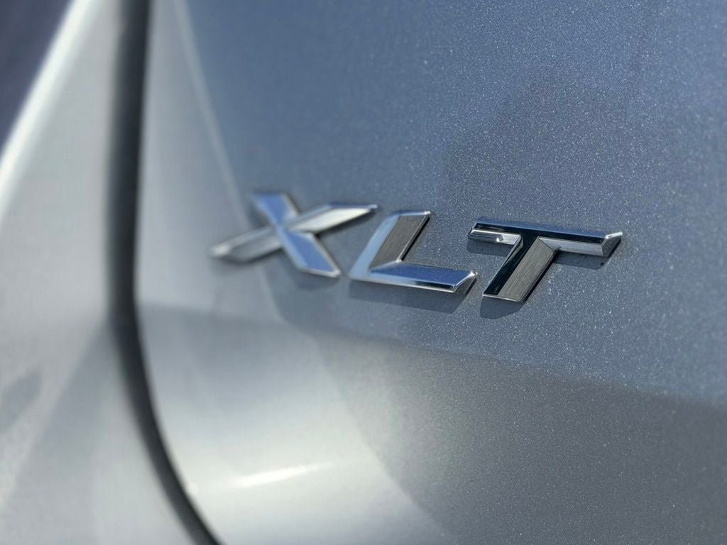 Used 2023 Ford Explorer XLT w/ Equipment Group 202A RWD image 9