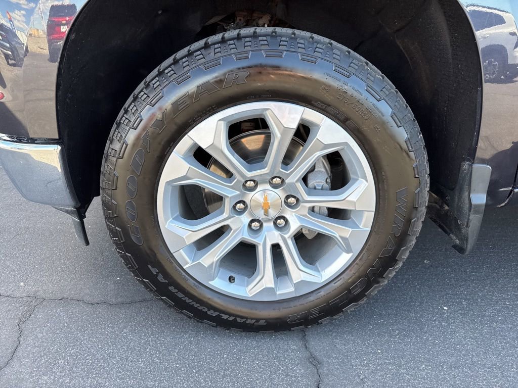 Used 2024 Chevrolet Silverado 1500 LT w/ Z71 Off-Road Package image 11