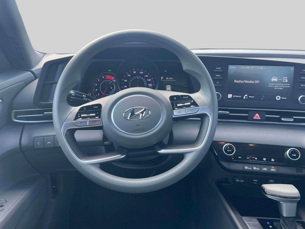 Used 2023 Hyundai Elantra SEL w/ Cargo Package image 14