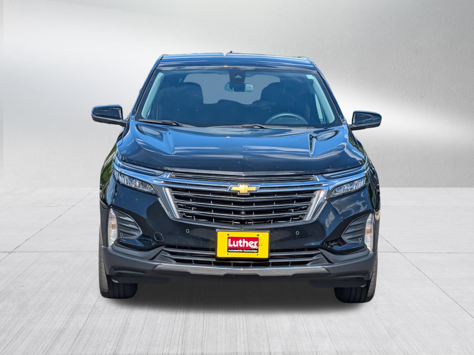 Used 2024 Chevrolet Equinox LT AWD/4WD image 2