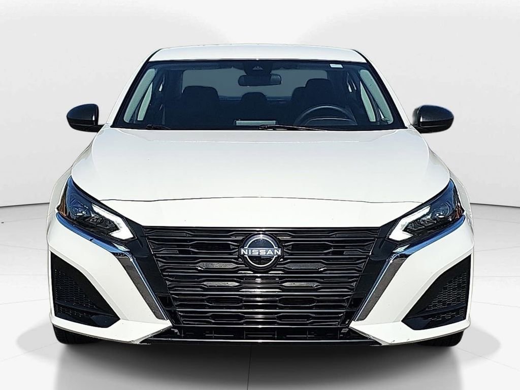 Used 2025 Nissan Altima 2.5 SV image 11