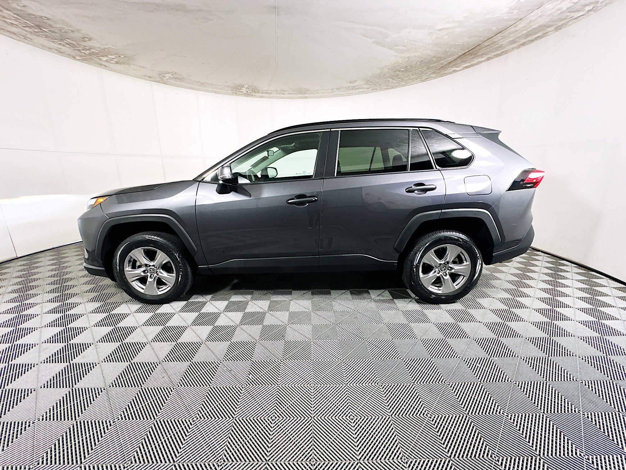 Used 2023 Toyota RAV4 XLE w/ Convenience Package FWD image 6