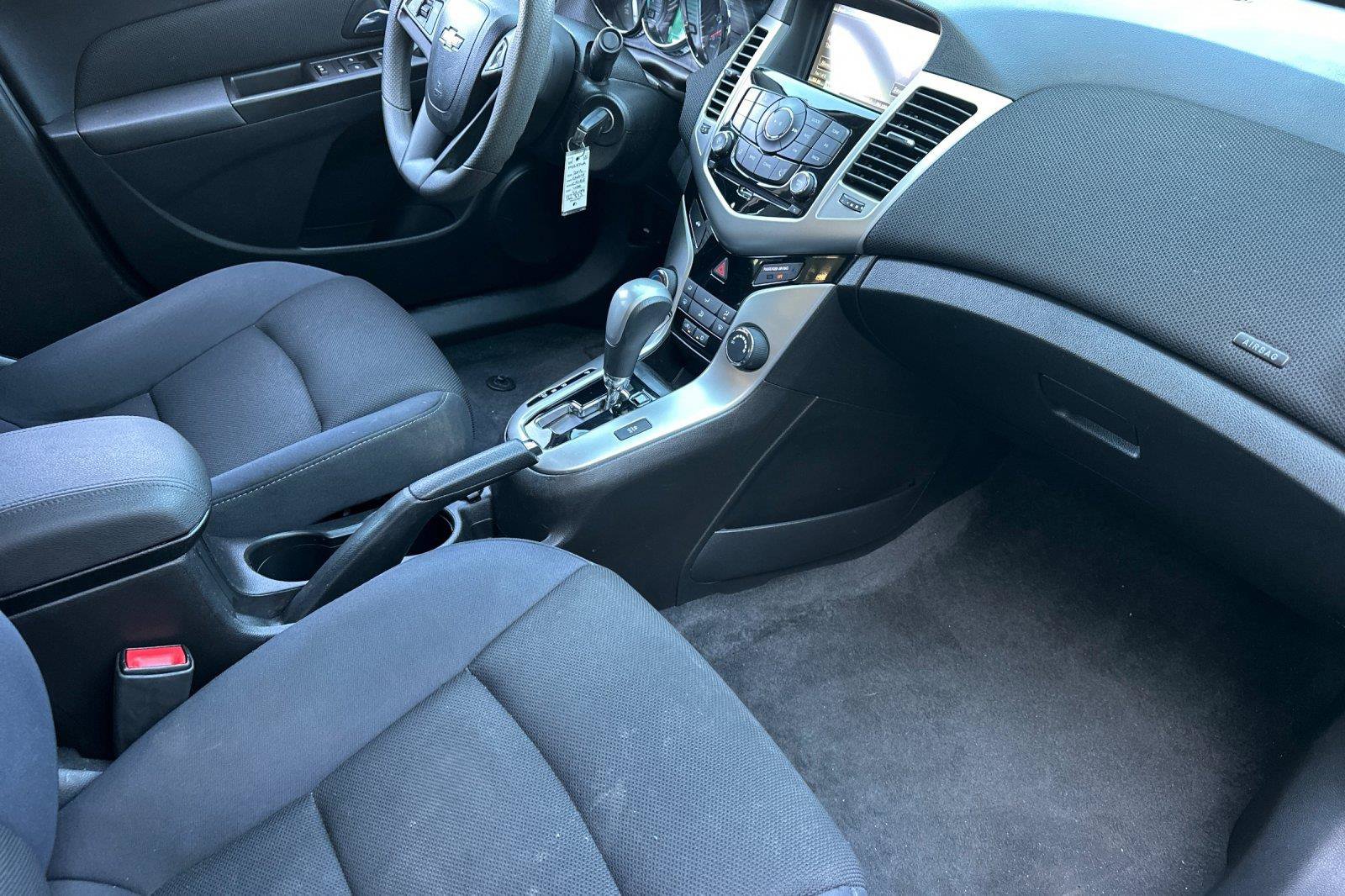 Used 2016 Chevrolet Cruze LT FWD image 14