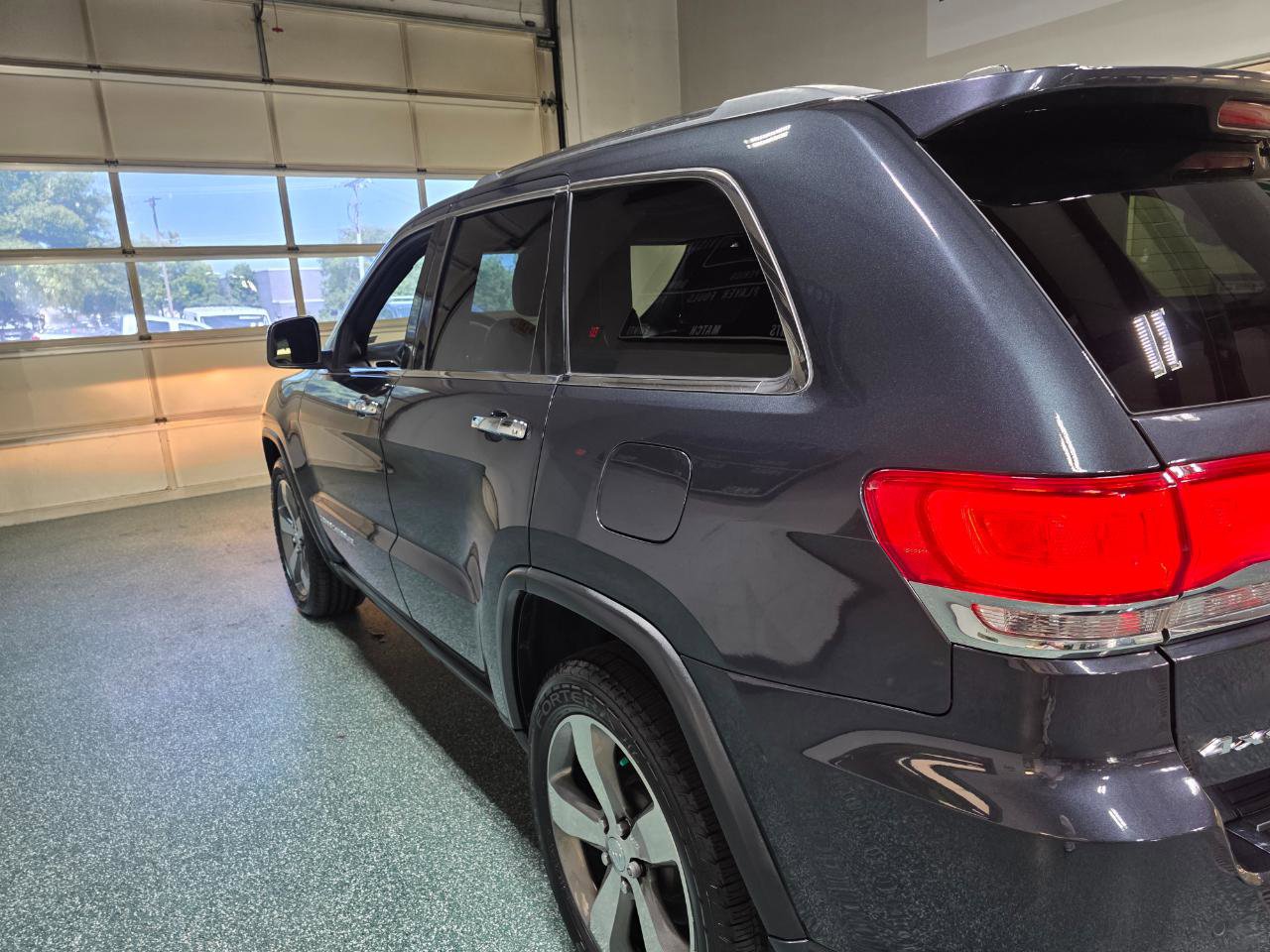Used 2015 Jeep Grand Cherokee Limited AWD/4WD image 10