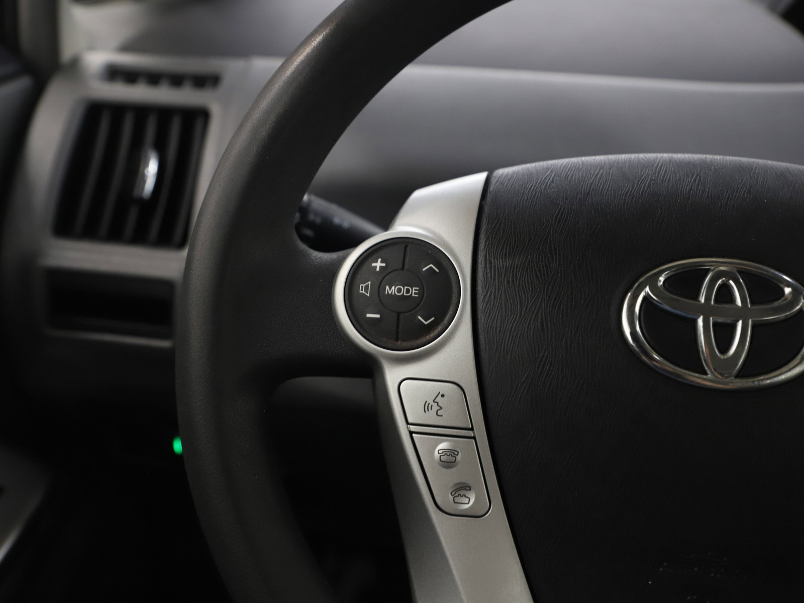 Used 2014 Toyota Prius V Three image 24