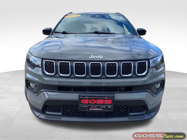 Certified 2023 Jeep Compass Latitude w/ Convenience Group AWD/4WD image 2